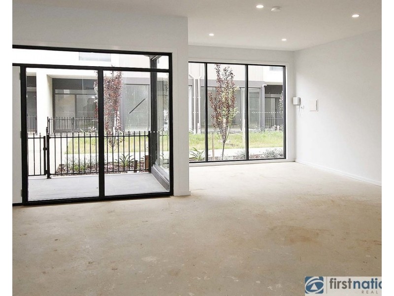 8 Push Pea Way, Cranbourne West VIC 3977