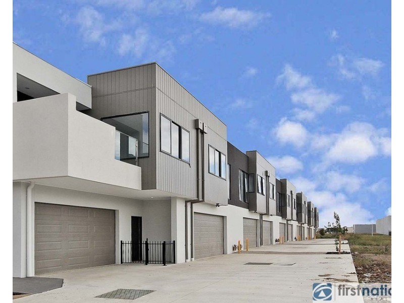 8 Push Pea Way, Cranbourne West VIC 3977