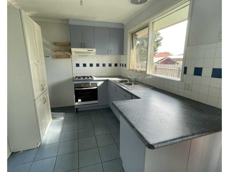 17 Rosalie Avenue, Cranbourne VIC 3977