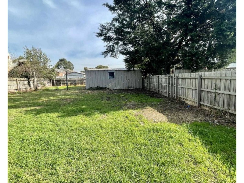 17 Rosalie Avenue, Cranbourne VIC 3977