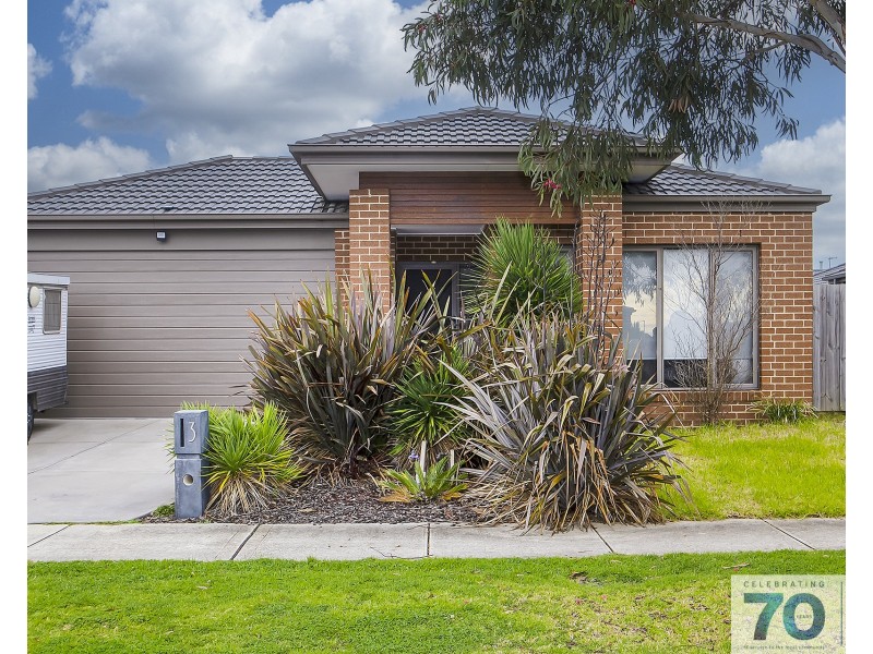 3 Pony Court, Cranbourne East VIC 3977