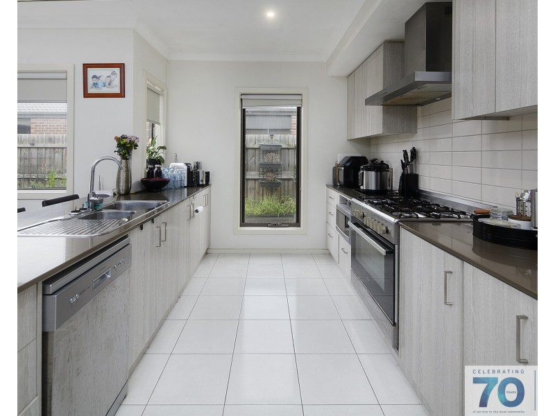 3 Pony Court, Cranbourne East VIC 3977