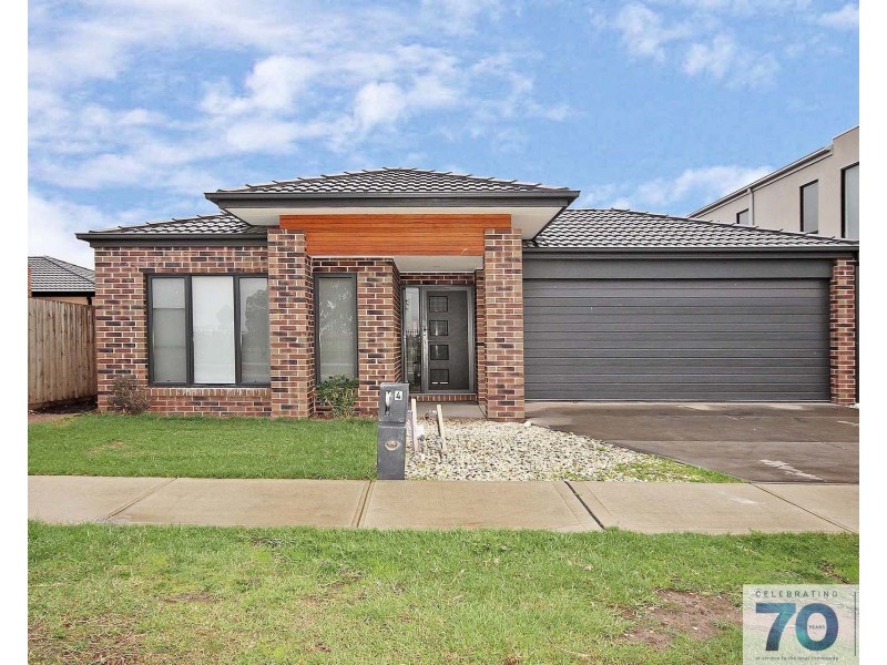 4 Fiorelli Boulevard, Cranbourne East VIC 3977