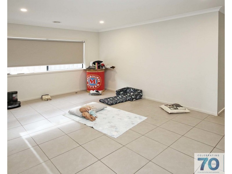 4 Fiorelli Boulevard, Cranbourne East VIC 3977