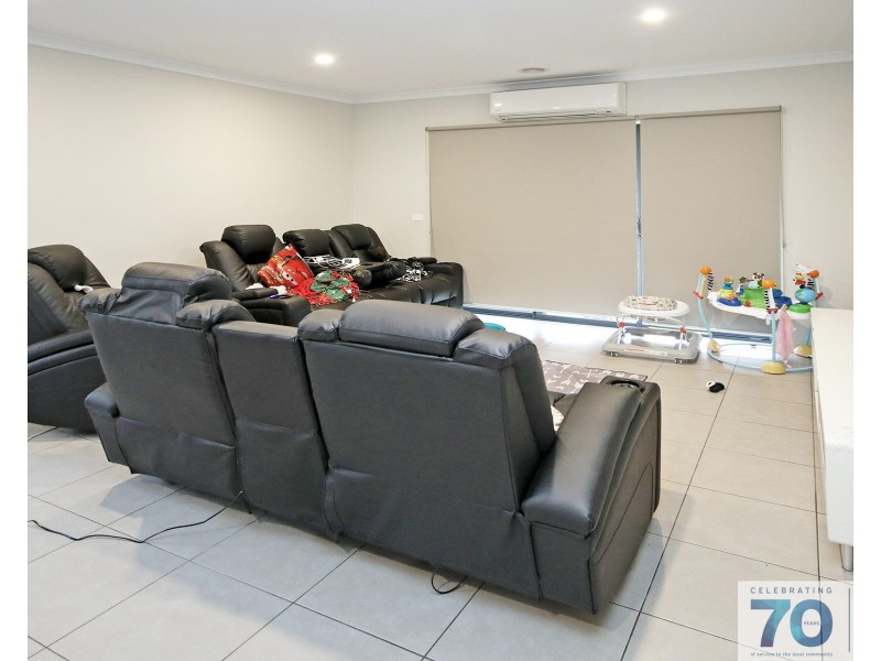 4 Fiorelli Boulevard, Cranbourne East VIC 3977