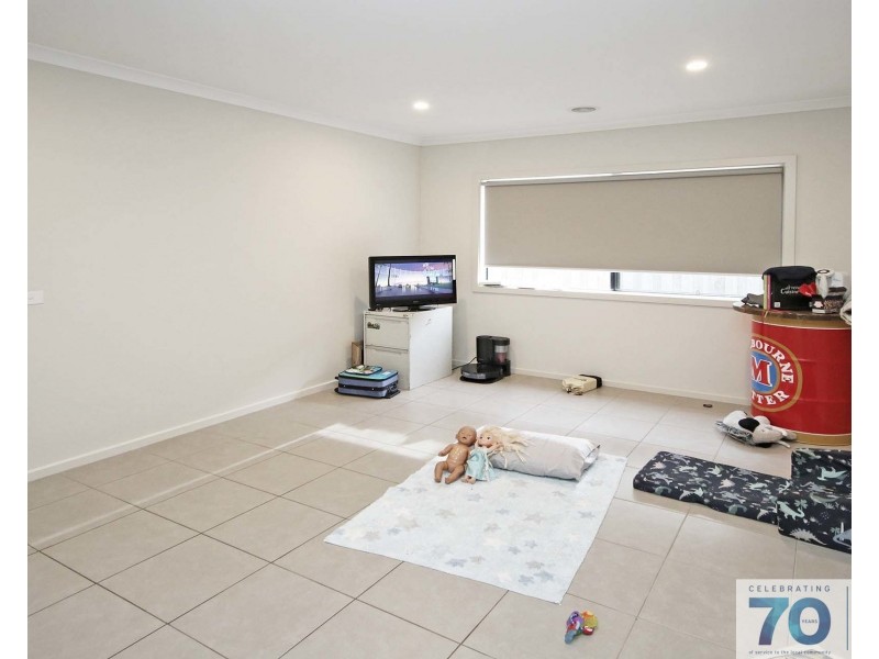 4 Fiorelli Boulevard, Cranbourne East VIC 3977