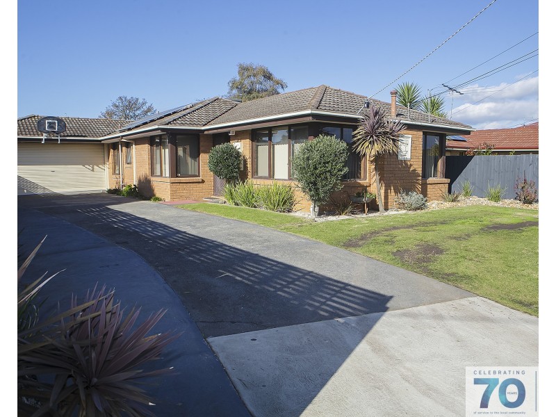 12 McLaren Avenue, Cranbourne VIC 3977