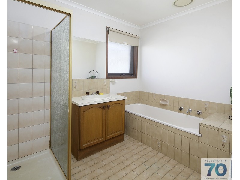 12 McLaren Avenue, Cranbourne VIC 3977