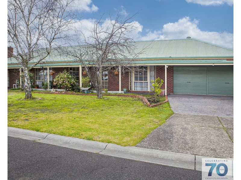 6 Hoya Court, Cranbourne North VIC 3977