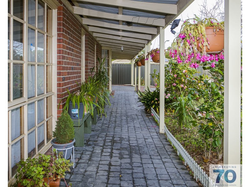 6 Hoya Court, Cranbourne North VIC 3977