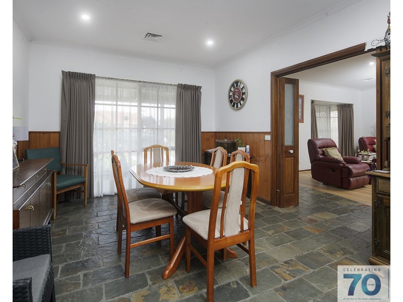 6 Hoya Court, Cranbourne North VIC 3977