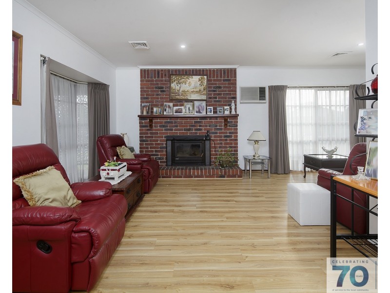 6 Hoya Court, Cranbourne North VIC 3977