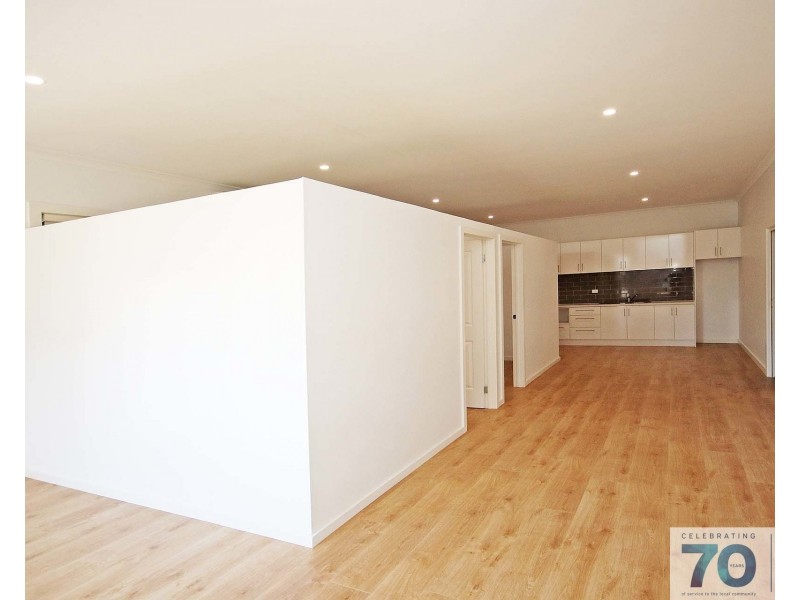 12 Powell Way, Cranbourne West VIC 3977