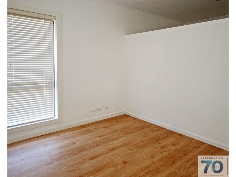 12 Powell Way, Cranbourne West VIC 3977