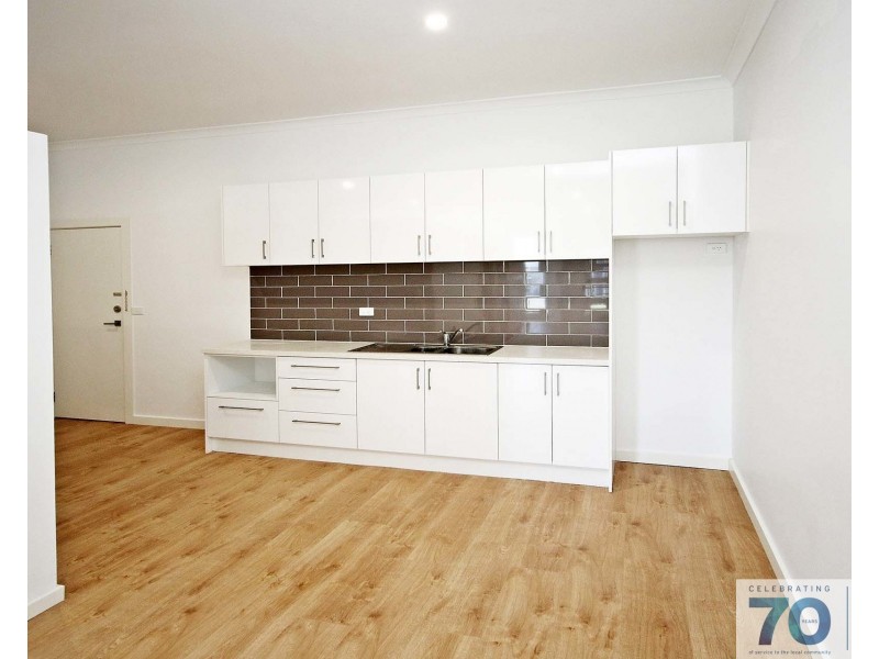 12 Powell Way, Cranbourne West VIC 3977