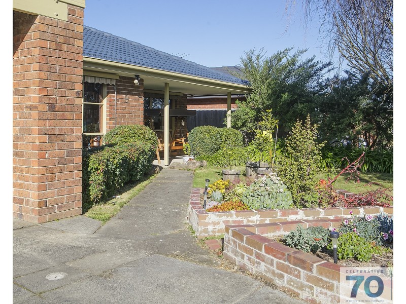 9 Laggan Court, Endeavour Hills VIC 3802