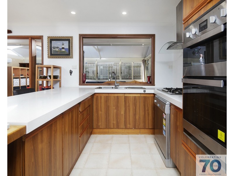 9 Laggan Court, Endeavour Hills VIC 3802