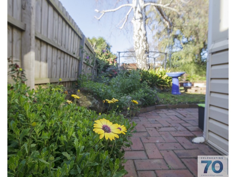 9 Laggan Court, Endeavour Hills VIC 3802