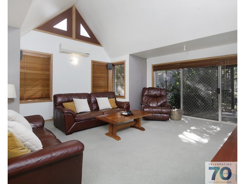 11 Earlston Circuit, Cranbourne VIC 3977