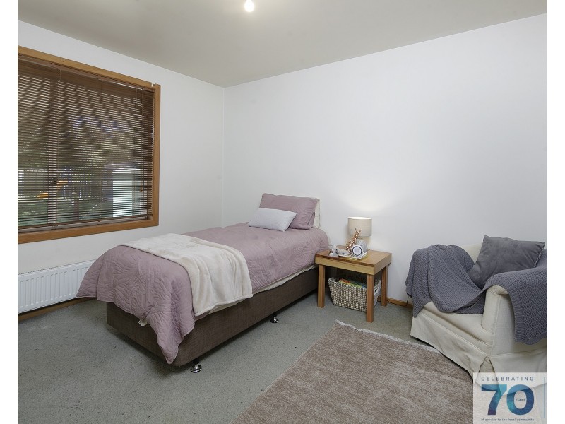 11 Earlston Circuit, Cranbourne VIC 3977