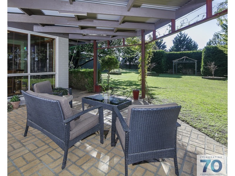 11 Earlston Circuit, Cranbourne VIC 3977
