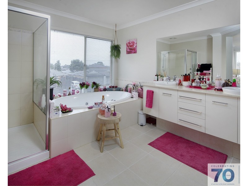 24 Silky Oak Drive, Cranbourne VIC 3977