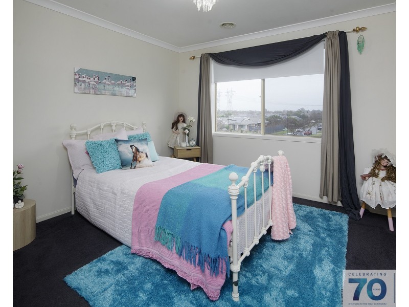 24 Silky Oak Drive, Cranbourne VIC 3977