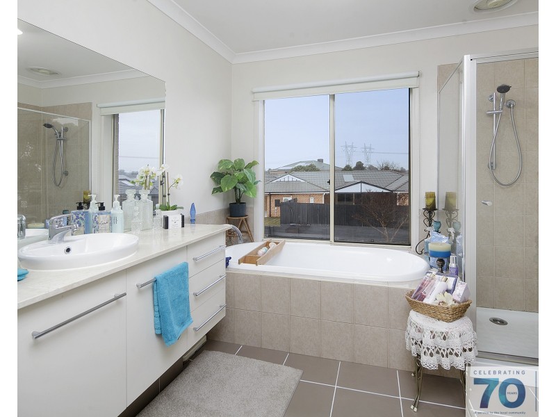 24 Silky Oak Drive, Cranbourne VIC 3977