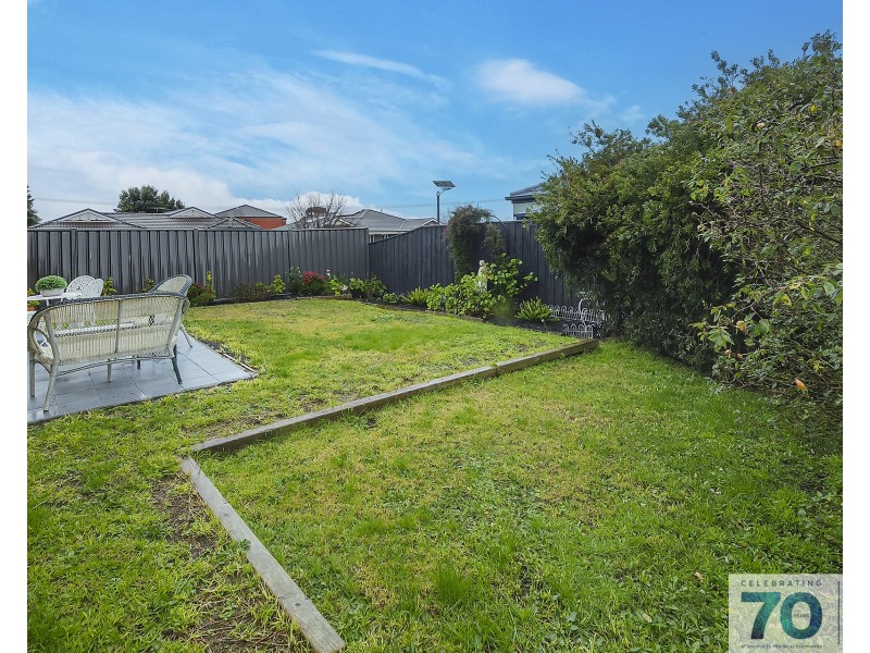 24 Silky Oak Drive, Cranbourne VIC 3977