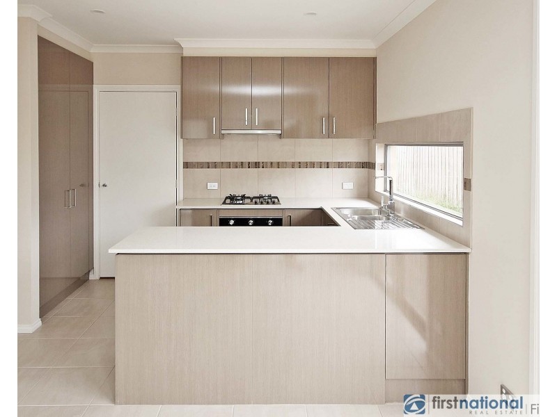 1/17 Valepark Crescent, Cranbourne VIC 3977