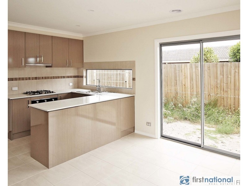 1/17 Valepark Crescent, Cranbourne VIC 3977