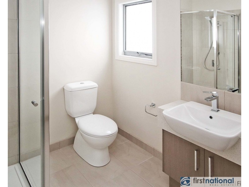 1/17 Valepark Crescent, Cranbourne VIC 3977