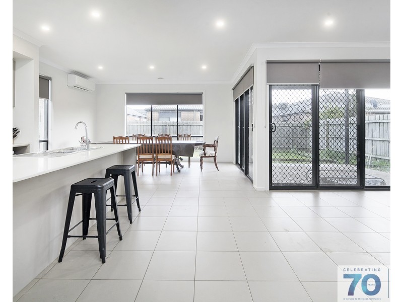 6 Fiorelli Boulevard, Cranbourne East VIC 3977