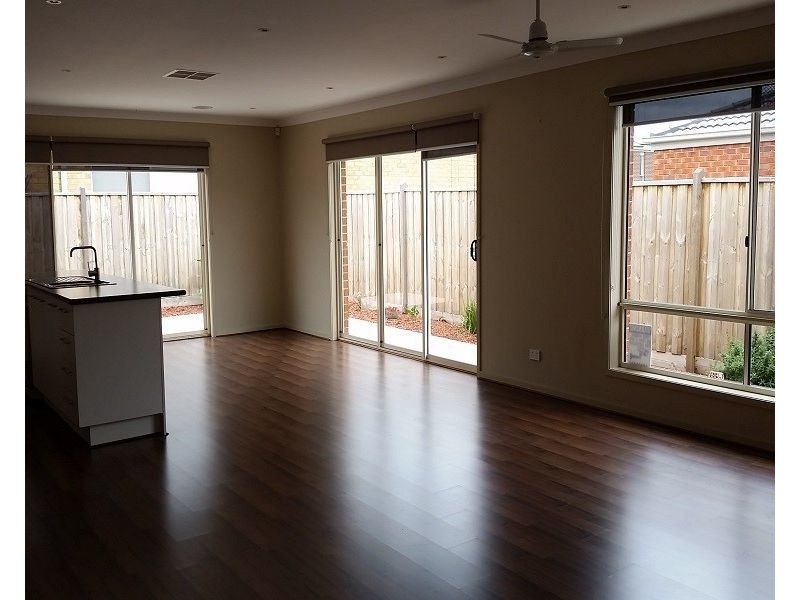 7 Bayley Place, Cranbourne West VIC 3977