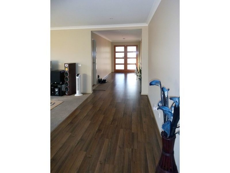 7 Bayley Place, Cranbourne West VIC 3977