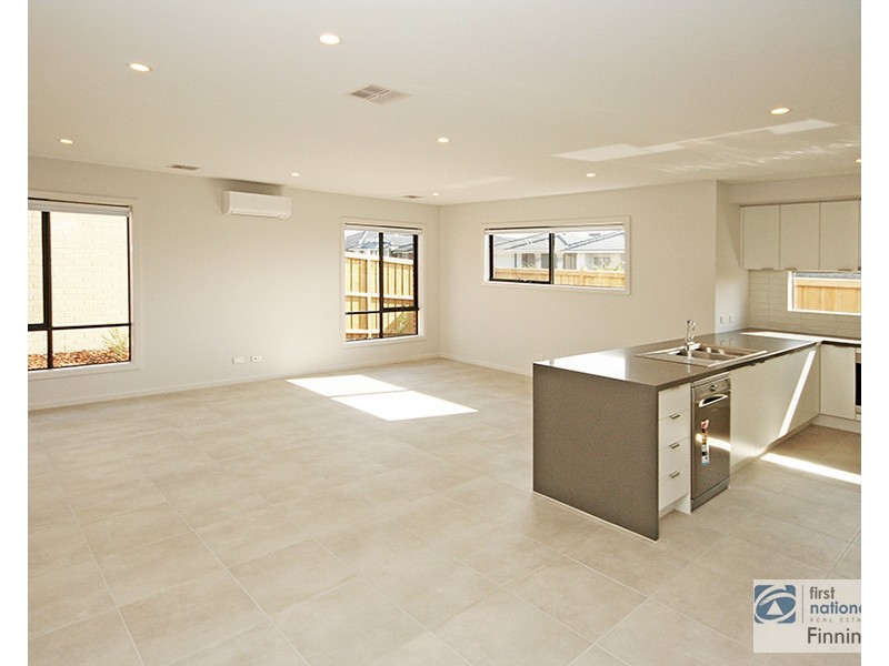 44 Cherrington Avenue, Officer VIC 3809