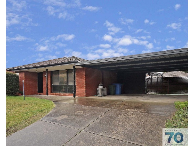 4 Knowing Close, Cranbourne West VIC 3977