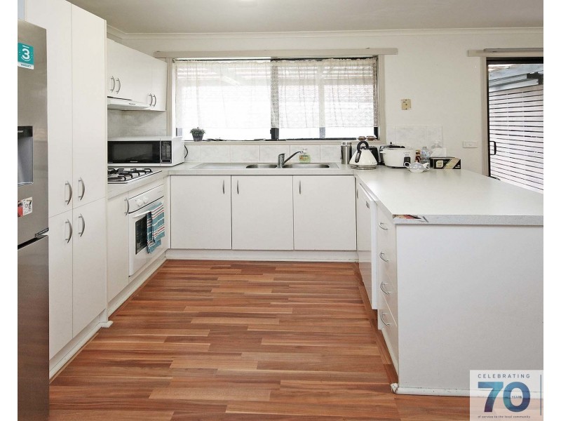 4 Knowing Close, Cranbourne West VIC 3977