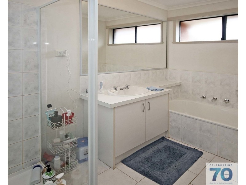 4 Knowing Close, Cranbourne West VIC 3977