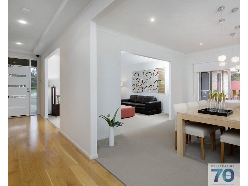 6 Harpenden Terrace, Cranbourne VIC 3977