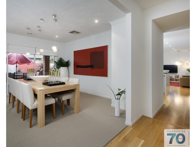 6 Harpenden Terrace, Cranbourne VIC 3977