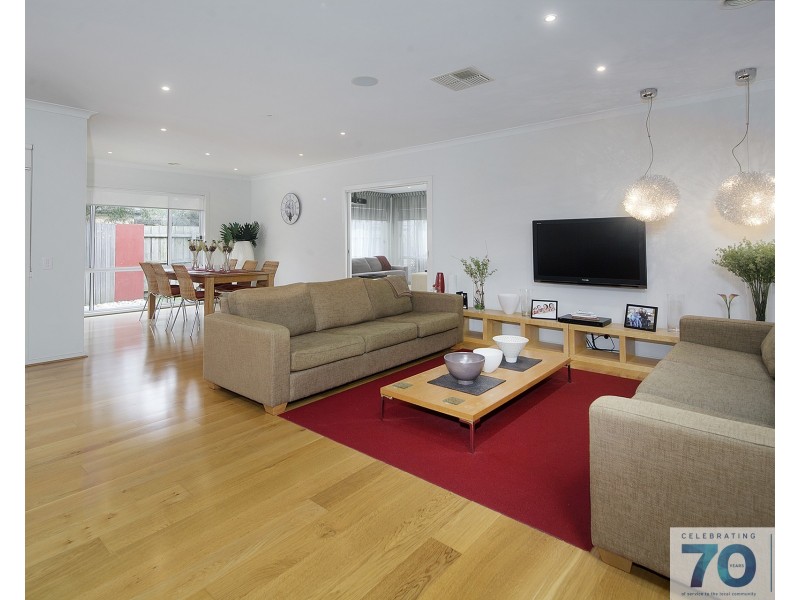 6 Harpenden Terrace, Cranbourne VIC 3977