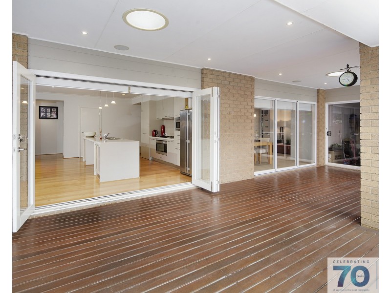 6 Harpenden Terrace, Cranbourne VIC 3977