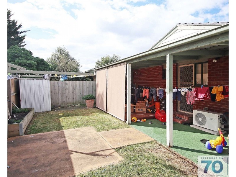 37 McGuigan Drive, Cranbourne West VIC 3977