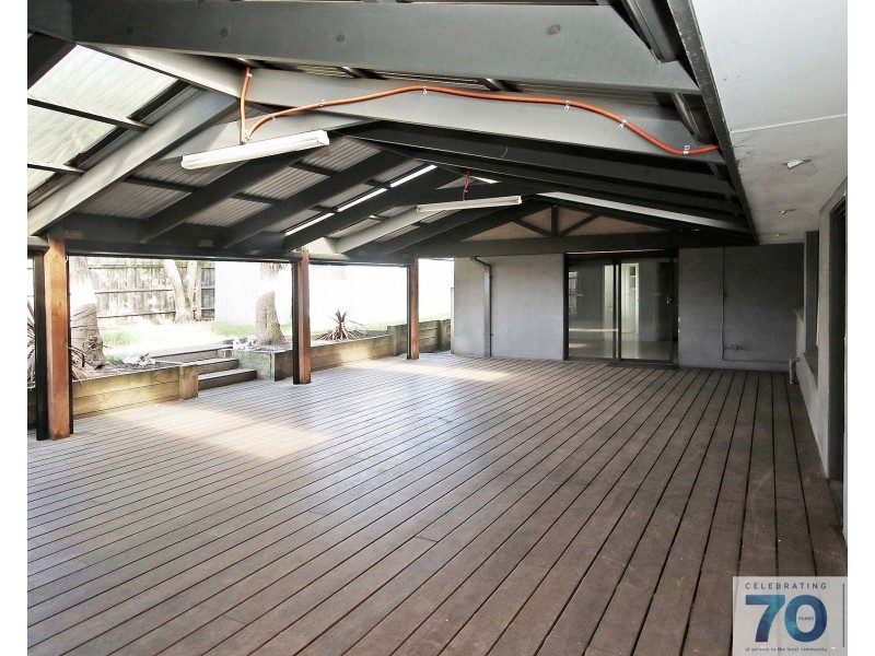 33 Holbourne Drive, Junction Village VIC 3977