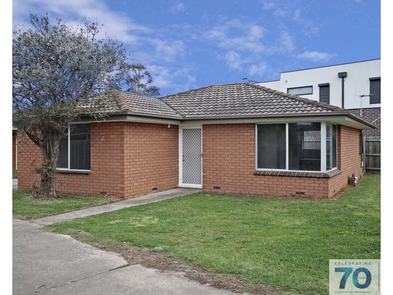 1/4 Walter Street, Cranbourne VIC 3977