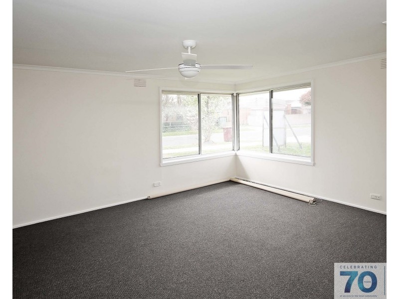 1/4 Walter Street, Cranbourne VIC 3977