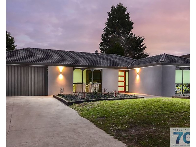 33 Holbourne Drive, Cranbourne VIC 3977