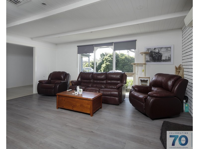 33 Holbourne Drive, Cranbourne VIC 3977