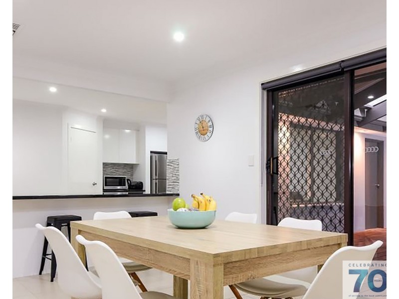 33 Holbourne Drive, Cranbourne VIC 3977